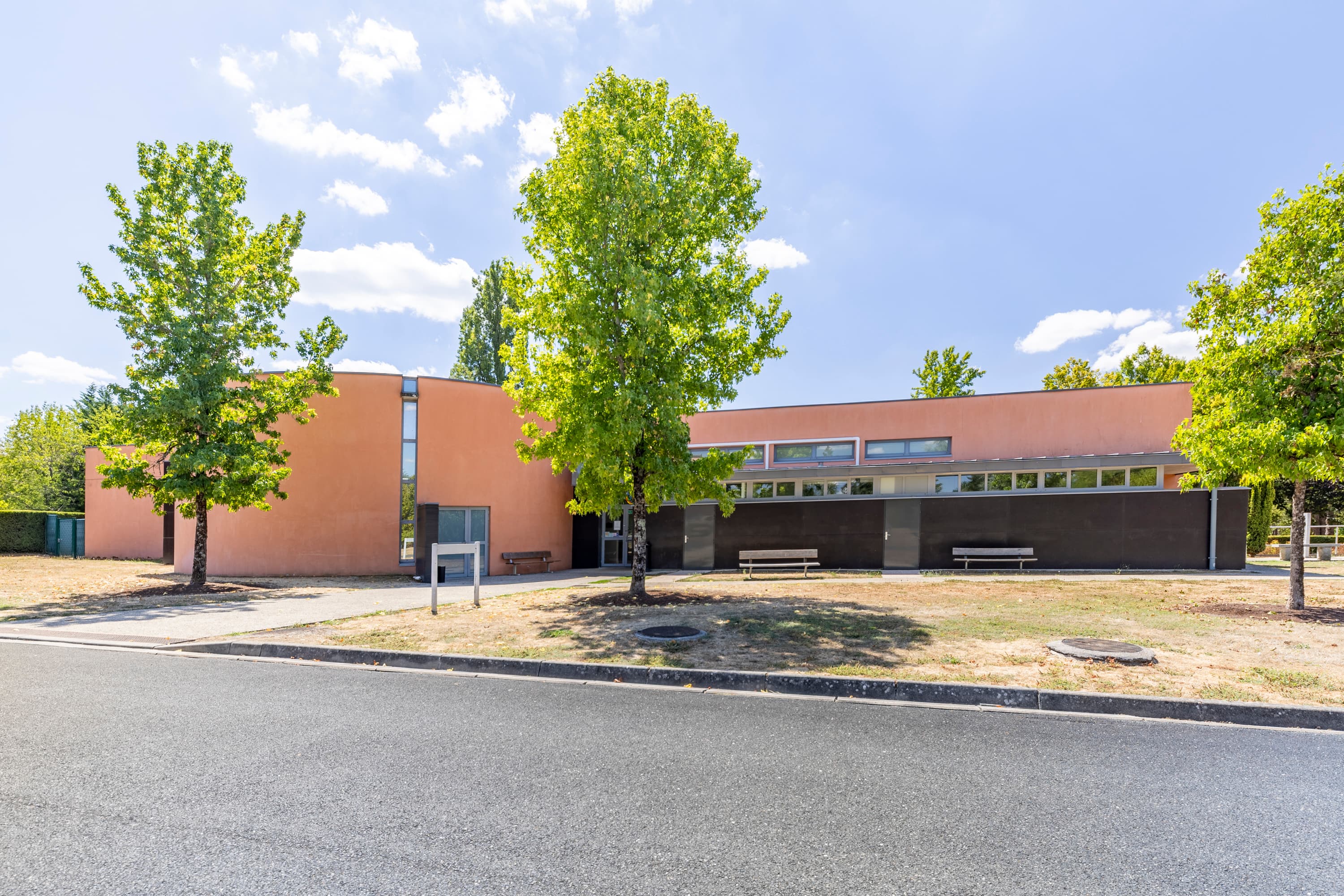 Façade du crématorium de Châteauroux